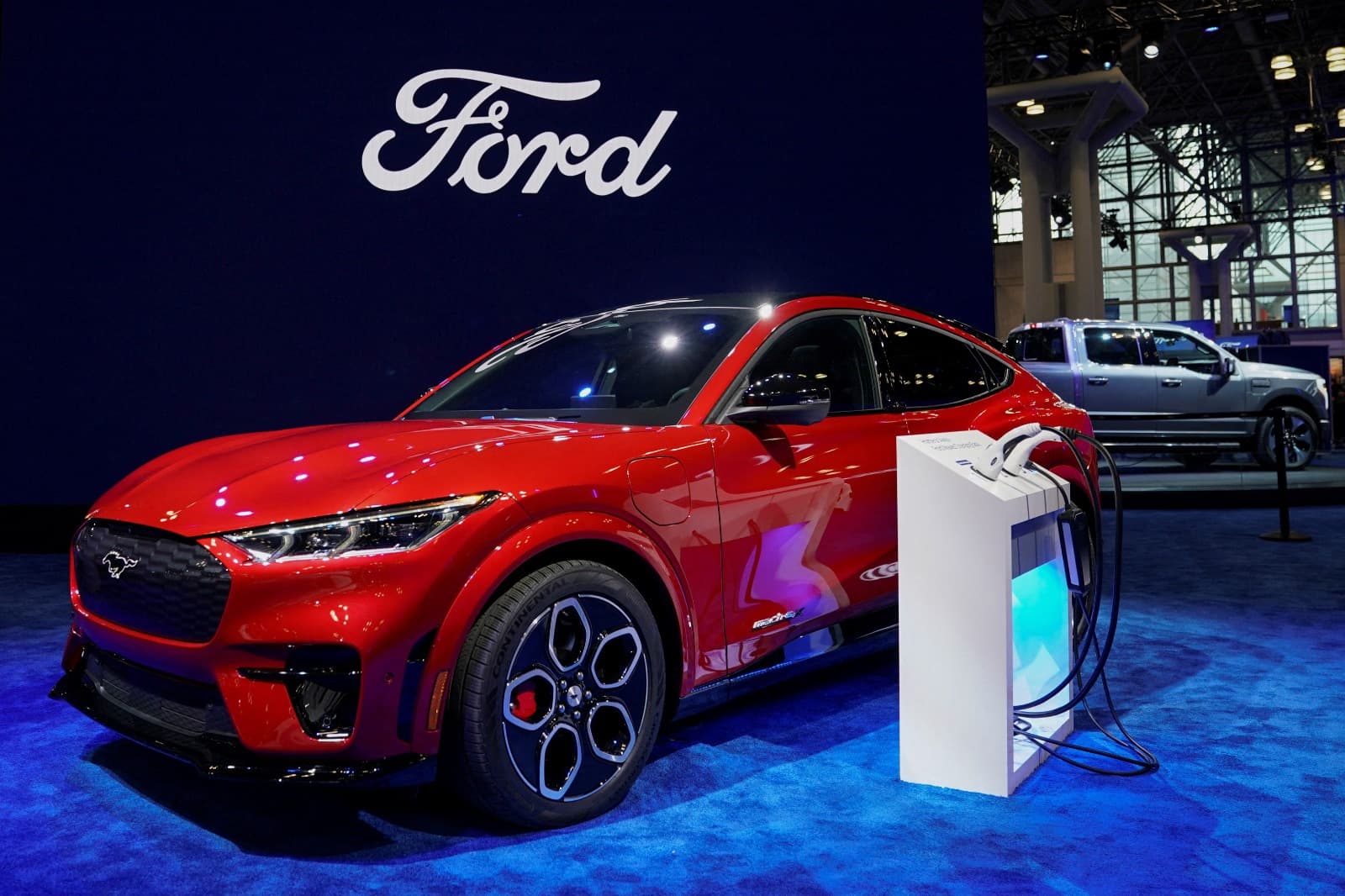 To achieve its electrification objective, Ford acquires EV charging startup 