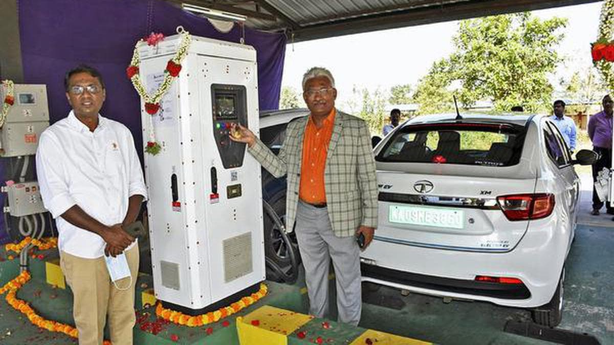 Mysuru welcomes Chamundeshwari Electricity Supply’s high-capacity private EV charging station 