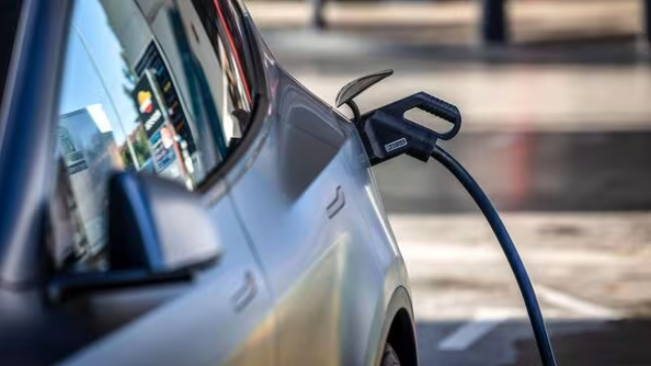 EVs in India to Get Noisy: MoRTH Mandates AVAS Pedestrian Warning Systems by 2026