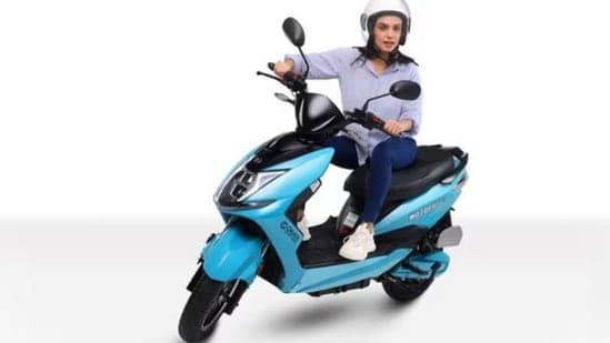 Okaya EV unviels Motofaast ‘Scoobike’ in India at ₹1.37 lakh