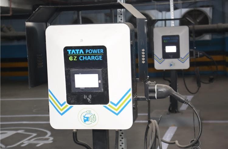 Le Roi Hotels and Tata Power collaborate to build 16 EV charging stations
