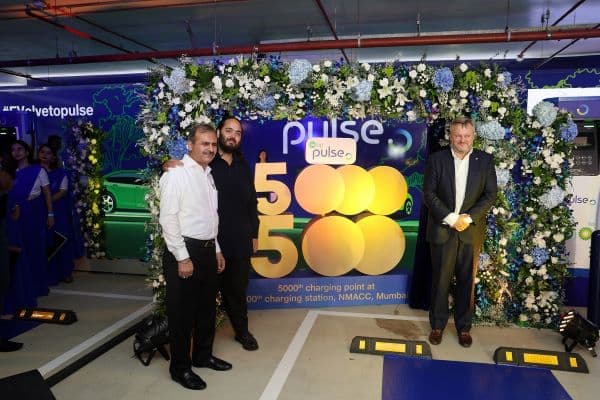 Jio-bp partnership establishes 500th EV charging station in BKC, Mumbai