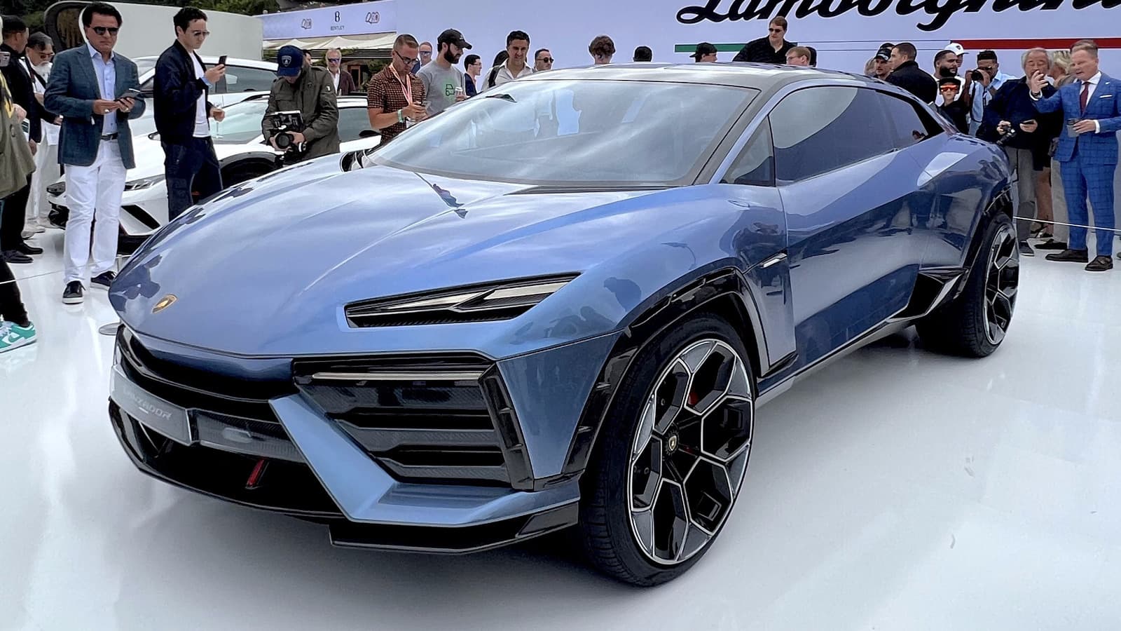 Lamborghini will not postpone Lanzador EV launch