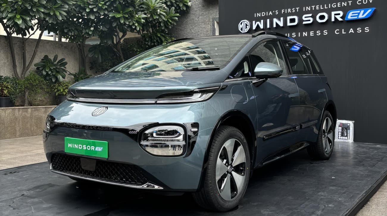 MG Motor starts delivering Windsor EV, with and without BAAS